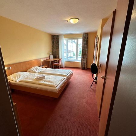 Gasthaus - Hotel Neue Post Meitingen Kültér fotó
